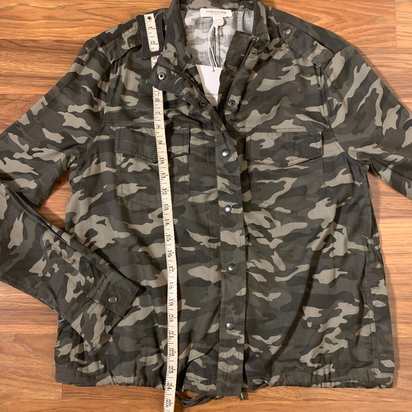 BeachLunchLounge Tulsi Camo-Print Shirt Jacket - Picture 8 of 8